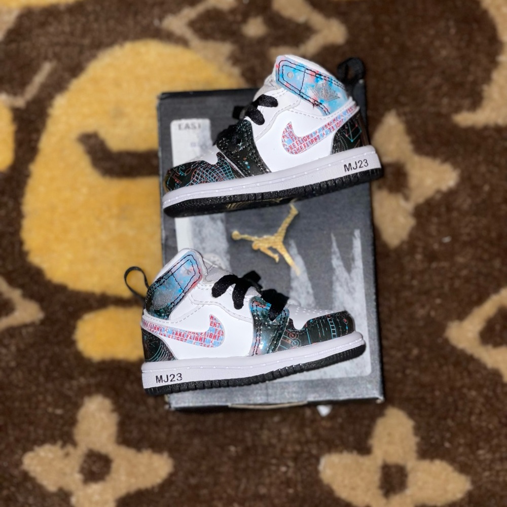 Jordan 1 mid